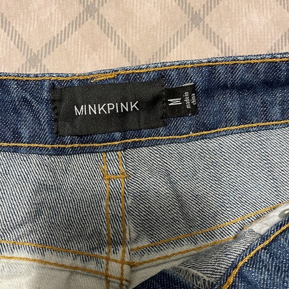 Cute minkpink shorts size M - Picture 2 of 4